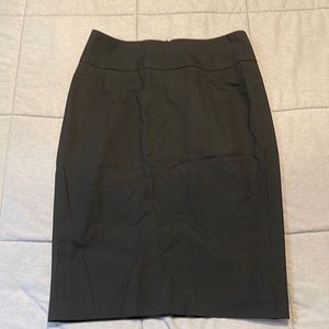 D21 Like new black pencil skirt size 6